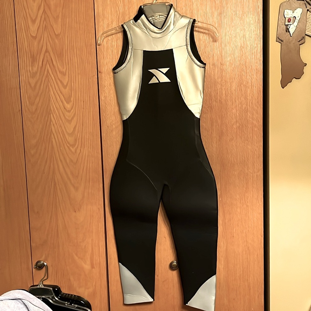New w/ tags XTerra Vengeance Wet Suit black silver M/S triathlon sleeveless swim